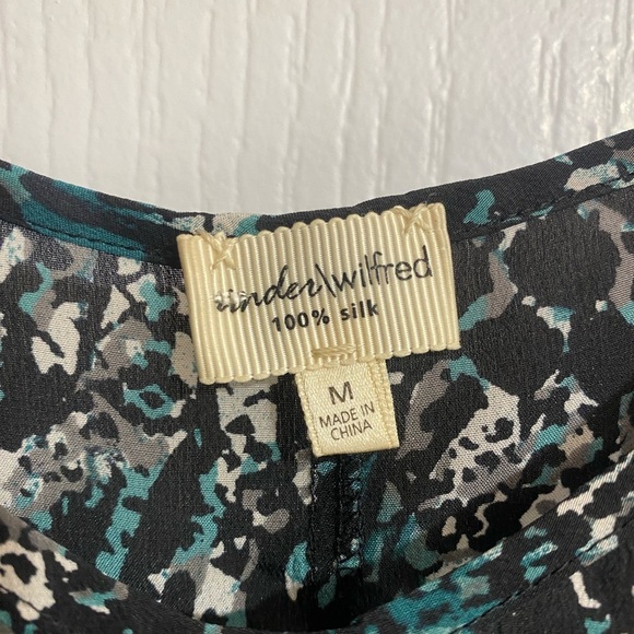 Aritzia Wilfred Silk Snake Skin Camisole Lightweight Summer Tank Size Medium - Picture 7 of 8